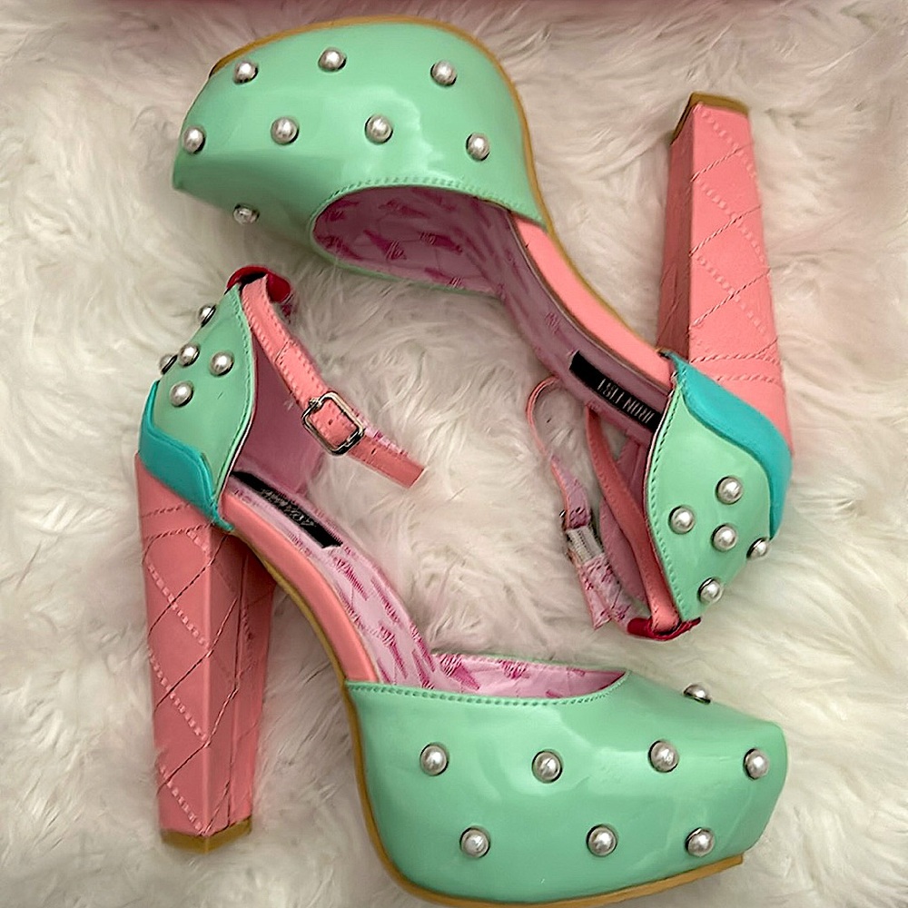 Iron fist lick me mint platform (looks like ice cream)
